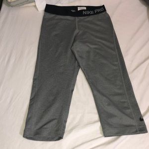 Form fitting flattering spandex work out leggings